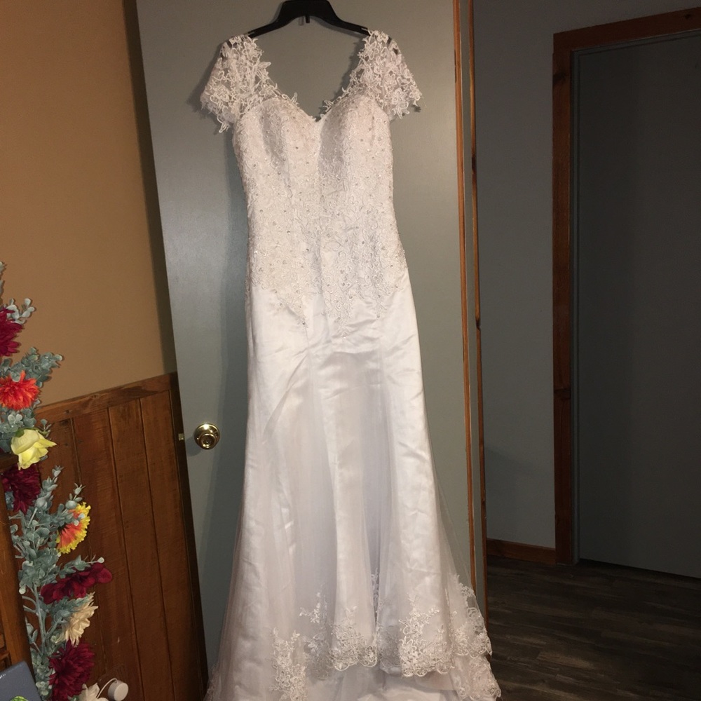 Wedding dress - Picture 5 of 6